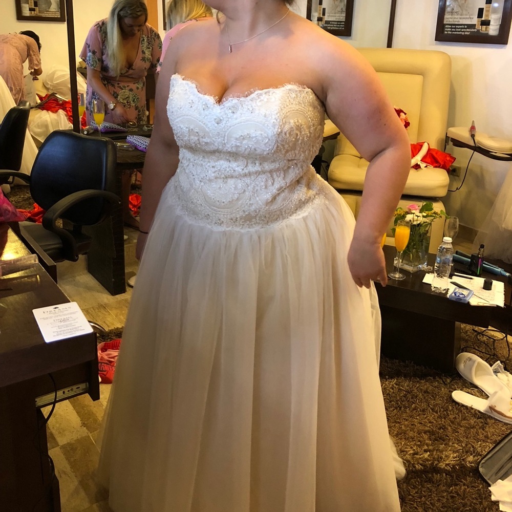 Wedding dress